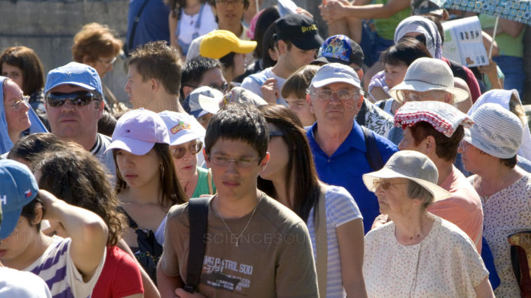 Do Hawaiians hate tourists?