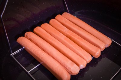 Do I need to put water in the bottom of a Nesco roaster?