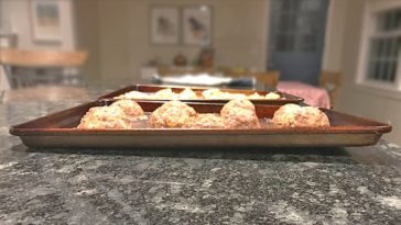 Do all baking sheets warp?