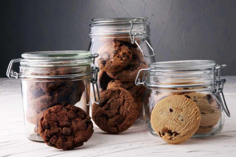 Do cookie jars actually keep cookies fresh?