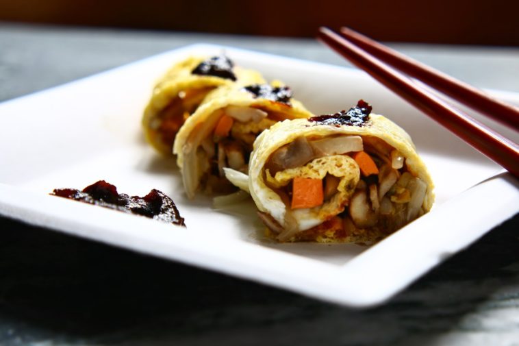 Do egg rolls have meat in them?