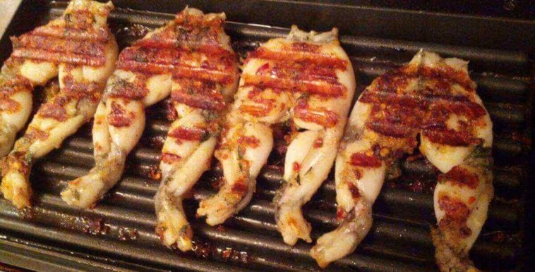 Do frog legs move when you cook them?