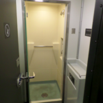 Do overnight trains have showers?