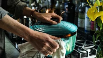 Do professional chefs use cast iron?