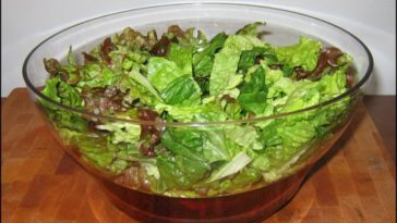 Do salad spinners keep salad fresh?