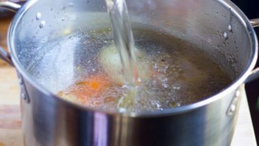 Do you add stock pots to water?