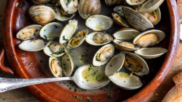 Do you boil or steam clams?