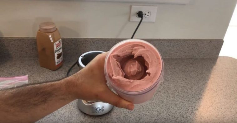 Do you put ice in a smoothie?