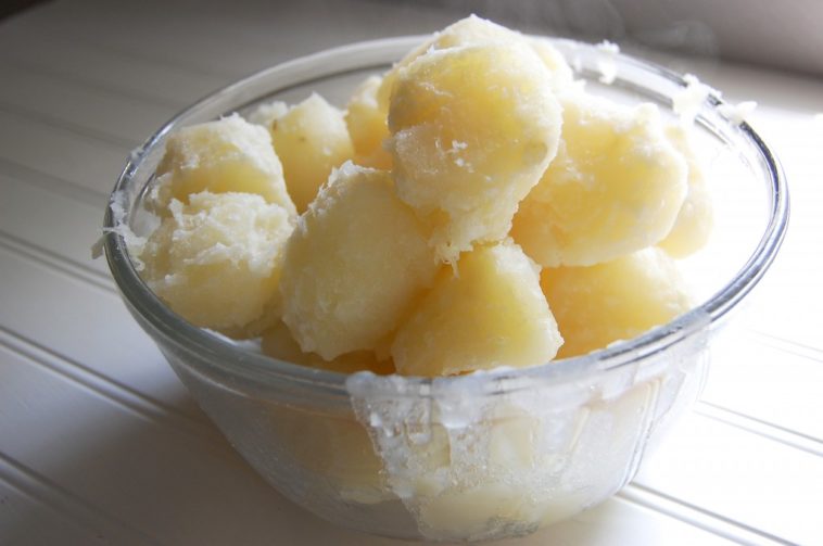 Do you put potatoes in cold water after boiling?