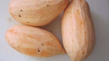 Do you put sweet potatoes in water after peeling?