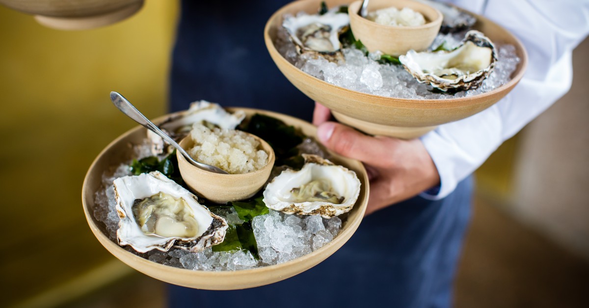Do you swallow or chew oysters?