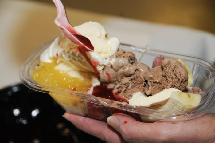 Does Dairy Queen sell banana splits?