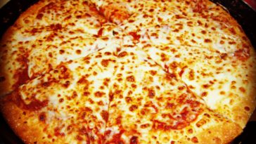 Does Pizza Hut still have deep dish?