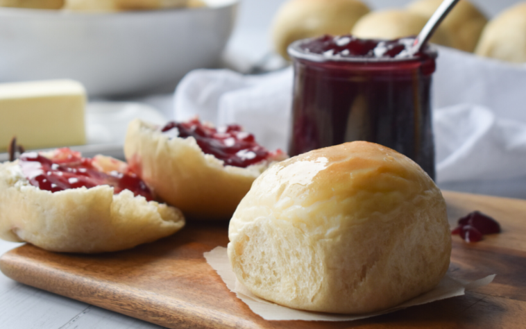 Does Rich Roll eat bread?