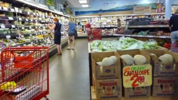 Does Trader Joe's carry white wine vinegar?