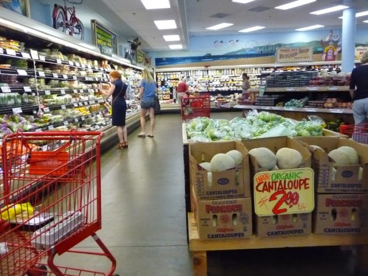 Does Trader Joe's carry white wine vinegar?