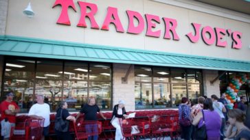 Does Trader Joe's get paid weekly?