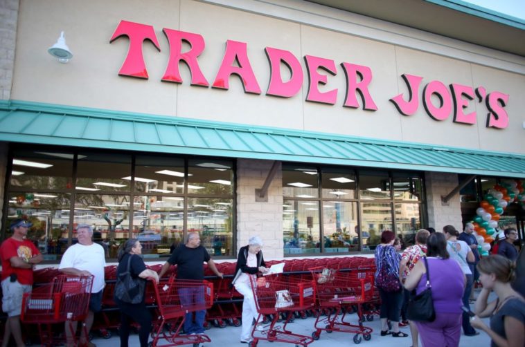 Does Trader Joe's get paid weekly?