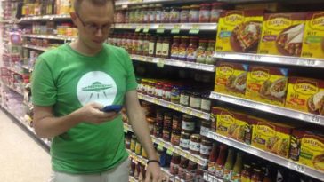 Does Walmart use Instacart?