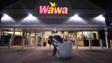 Does Wawa make food all night?