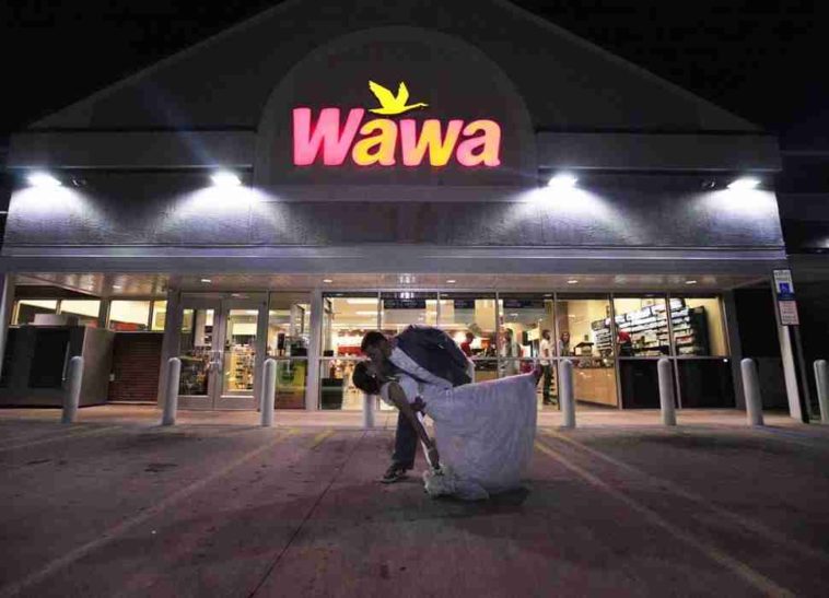 Does Wawa make food all night?