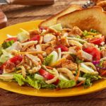 Does Zaxby's salad calories include the toast?