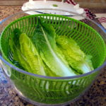 Does a salad spinner clean lettuce?