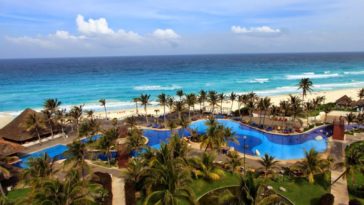 Does all-inclusive in Cancun include alcohol?
