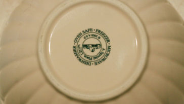 Does ceramic contain lead?