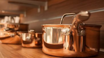 Does ceramic cookware break easily?