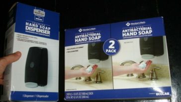 Does foaming hand soap kill germs?