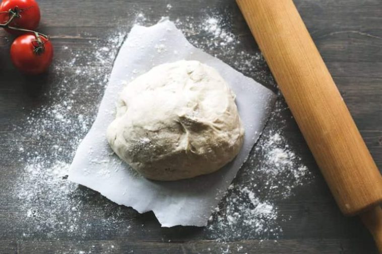 Does grocery store pizza dough need to rise?