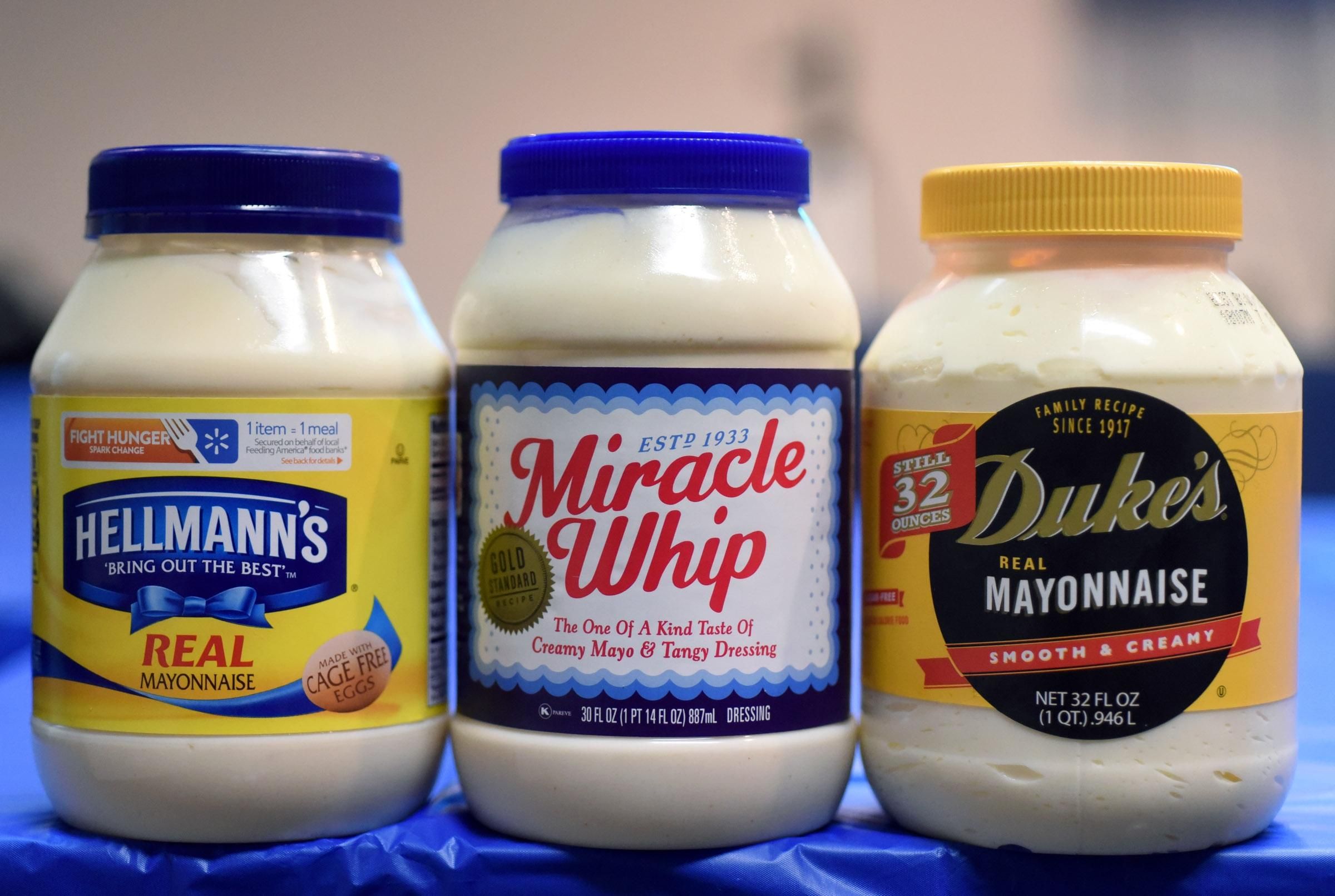 Does hellmans light mayo have sugar?