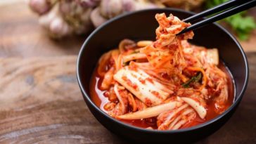 Does kimchi taste fishy?