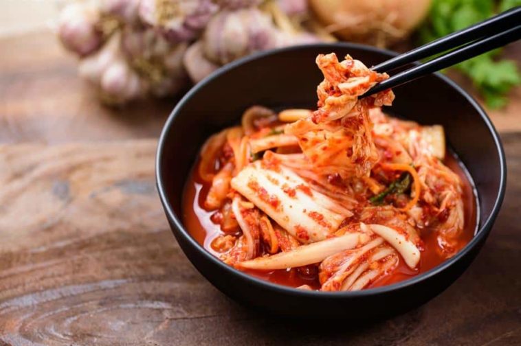Does kimchi taste fishy?