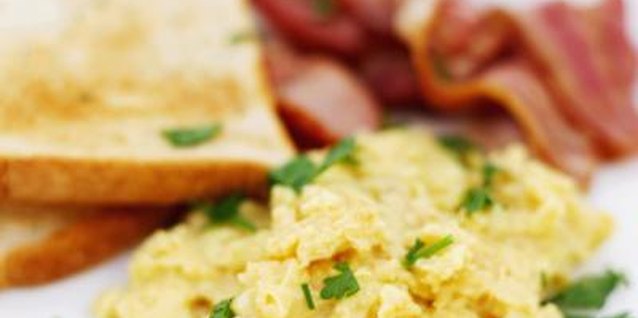 Does lemon juice make raw eggs safe?