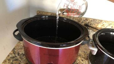 Does meat need to be submerged in slow cooker?