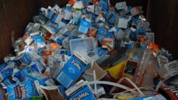 Does milk last longer in plastic or cardboard?