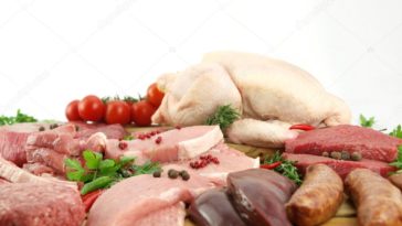 Does pho have raw meat?