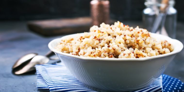 Does quinoa have gluten or carbs?