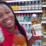 Does vinegar dissolve grease?