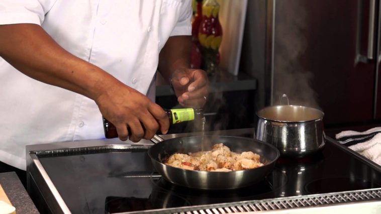 Does water evaporate quicker with lid on or off?