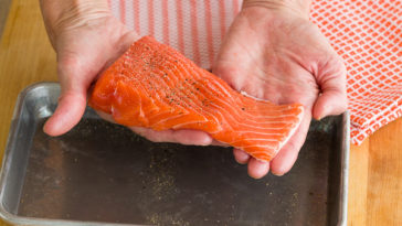 How big is a 3 oz piece of salmon?