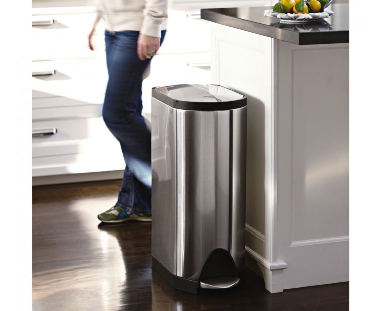 How big is a 40 liter trash can?