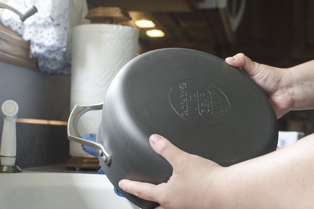 How can I tell if my pan is oven safe?