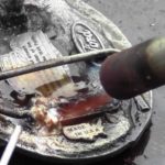 How can you tell if a pot is metal?