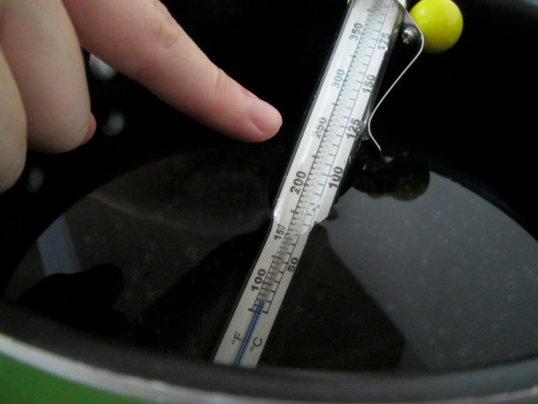 How do I choose a candy thermometer?