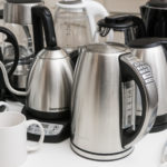 How do I choose a good electric kettle?