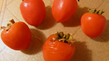 How do I ripen a persimmon?