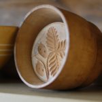 How do butter molds work?
